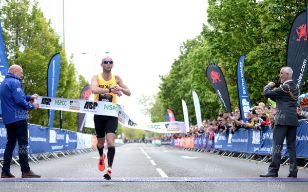 050519 - ABP Newport Wales Marathon & 10K - Chris Bird wins Newport Wales Marathon
