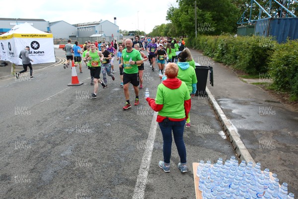 050519 - Newport Wales  Marathon and 10K - Brecon Carreg 6K drinks station at Newport Transporter Bridge 