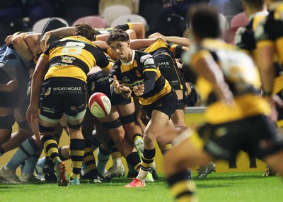 211125 - Newport RFC v Cardiff RFC, Super Rugbi Cymru - Che Hope of Newport feeds the ball out