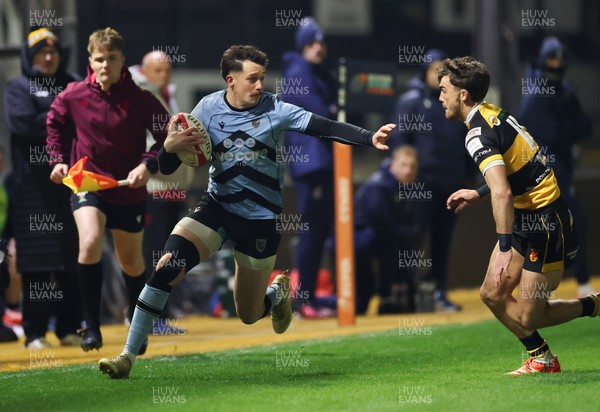 211125 - Newport RFC v Cardiff RFC, Super Rugbi Cymru - Joe Goodchild of Cardiff charges down the wing