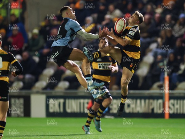 211125 - Newport RFC v Cardiff RFC, Super Rugbi Cymru - Dewi Cross of Cardiff and Jac Lloyd of Newport compete for the ball