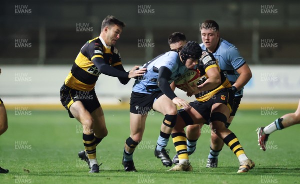211125 - Newport RFC v Cardiff RFC, Super Rugbi Cymru - Rhys Cummings of Cardiff looks to break away