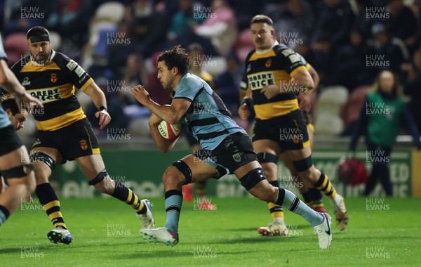 211125 - Newport RFC v Cardiff RFC, Super Rugbi Cymru - Lucas de la Rua of Cardiff breaks away