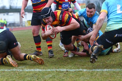 150225 - Newport RFC v Carmarthen Quins - Super Rygbi Cymru (SRC) - Iestyn Wood of Carmarthen powers over to score a try