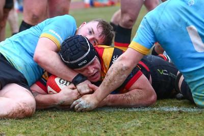 150225 - Newport RFC v Carmarthen Quins - Super Rygbi Cymru (SRC) - Iestyn Wood of Carmarthen powers over to score a try