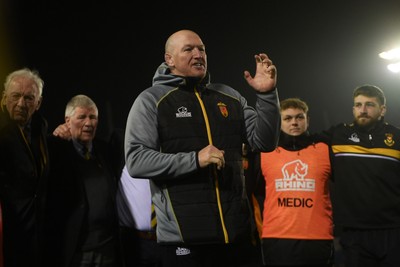 070326 - Newport RFC v Llandovery RFC - SRC Cup Final - Tyron Morris, Newport Head Coach leads his sides huddle at full time