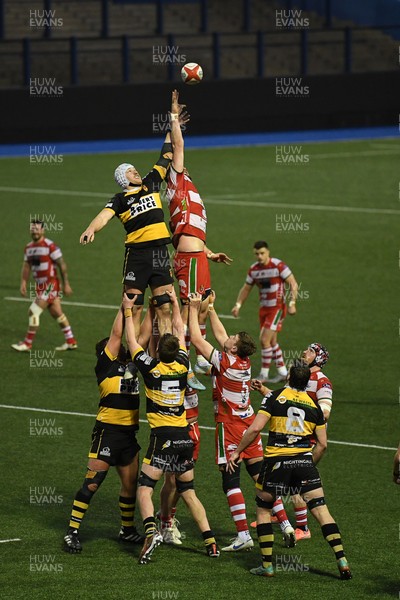 070326 - Newport RFC v Llandovery RFC - SRC Cup Final - Hunter Ward of Newport wins the line out 