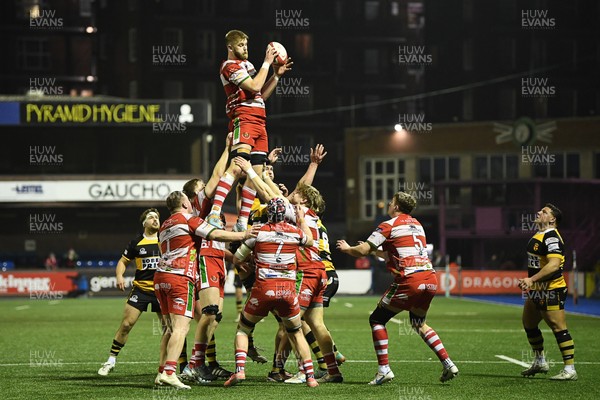 070326 - Newport RFC v Llandovery RFC - SRC Cup Final - Llandovery line-out