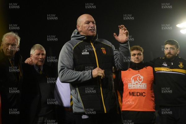 070326 - Newport RFC v Llandovery RFC - SRC Cup Final - Tyron Morris, Newport Head Coach leads his sides huddle at full time