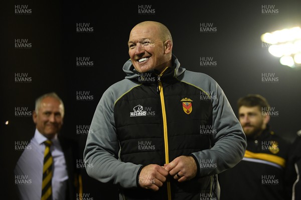 070326 - Newport RFC v Llandovery RFC - SRC Cup Final - Tyron Morris, Newport Head Coach leads his sides huddle at full time