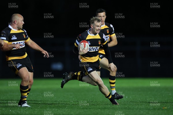 120925 - Newport RFC v Llandovery RFC - Super Rygbi Cymru SRC - Carwyn Penny of Newport makes a break