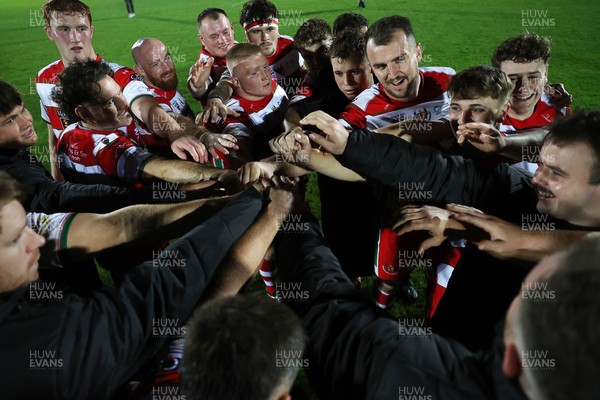 120925 - Newport RFC v Llandovery RFC - Super Rygbi Cymru SRC - Llandovery celebrate the win