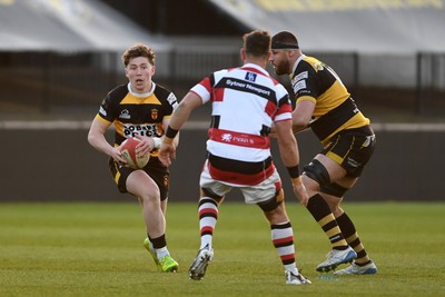 090426 - Newport RFC v Pontypool RFC - Super Rygbi Cymru - Harrison James of Newport