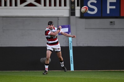 090426 - Newport RFC v Pontypool RFC - Super Rygbi Cymru - Ellis Lewis of Pontypool