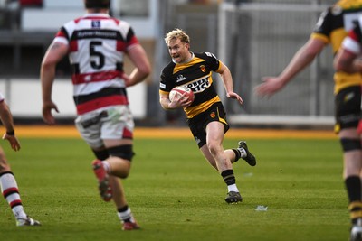 090426 - Newport RFC v Pontypool RFC - Super Rygbi Cymru - Carwyn Penny of Newport
