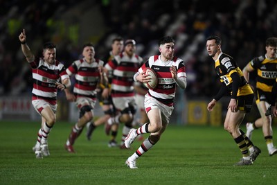 090426 - Newport RFC v Pontypool RFC - Super Rygbi Cymru - Ellis Davies of Pontypool runs in to score a try