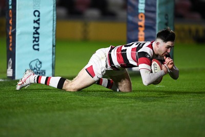 090426 - Newport RFC v Pontypool RFC - Super Rygbi Cymru - Ellis Davies of Pontypool scores a try