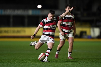 090426 - Newport RFC v Pontypool RFC - Super Rygbi Cymru - Kieran Meek of Pontypool kicks a penalty