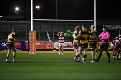 090426 - Newport RFC v Pontypool RFC - Super Rygbi Cymru - Dejected Pontypool at full time