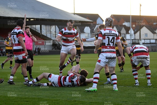 090426 - Newport RFC v Pontypool RFC - Super Rygbi Cymru - Joe Westwood of Newport dives over to score the first try of the game