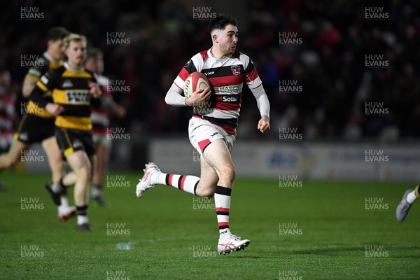090426 - Newport RFC v Pontypool RFC - Super Rygbi Cymru - Ellis Davies of Pontypool runs in to score a try