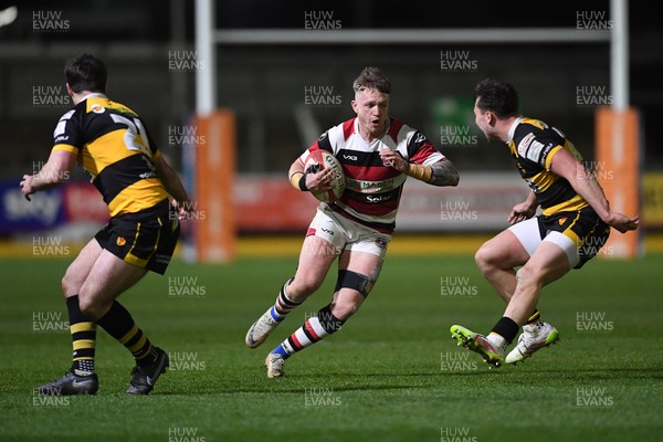 090426 - Newport RFC v Pontypool RFC - Super Rygbi Cymru - Pat Lewis of Pontypool