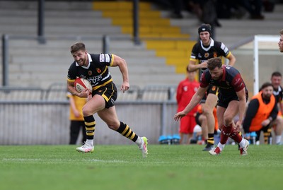 120926 - Newport RFC v Rygbi RGC - Super Rygbi Cymru - SRC - Chay Foster-Smith of Newport runs in to score a try