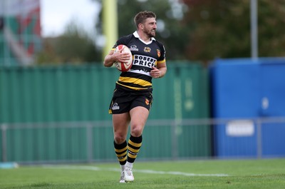 120926 - Newport RFC v Rygbi RGC - Super Rygbi Cymru - SRC - Chay Foster-Smith of Newport runs in to score a try