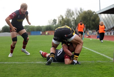 120926 - Newport RFC v Rygbi RGC - Super Rygbi Cymru - SRC - Billy McBryde of RGC scores a try