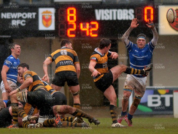 200216 - Newport v Bridgend - Principality Premiership -Newport's Matt O'Brien chips for the corner