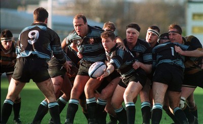 031294 - Newport v Cardiff - Jonathan Humphreys feeds the ball to Andy Moore