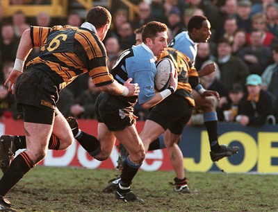 260197 - Newport v Cardiff - Jonathan Davies of Cardiff cuts past Gareth Taylor to score a try