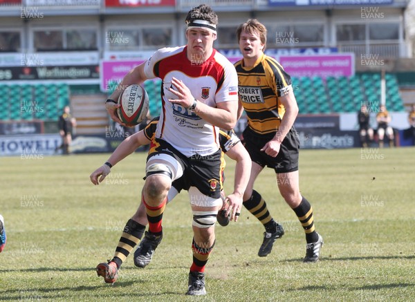 060413 - Newport RFC v Carmarthen Quins, Principality Premiership - Carmarthen Quins' Carwyn Jones breaks away to score try