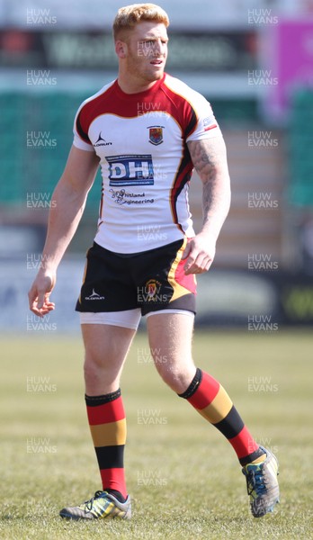 060413 - Newport RFC v Carmarthen Quins, Principality Premiership - Carmarthen Quins' Tom Rees