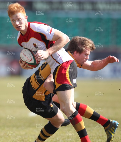 060413 - Newport RFC v Carmarthen Quins, Principality Premiership - Carmarthen Quins' James Dixon