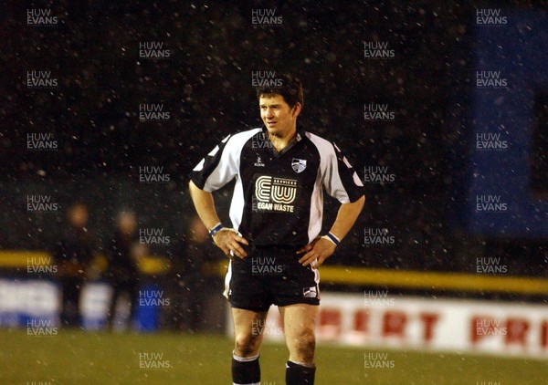 220205 - Newport v Pontypridd - The Welsh Premiership - Ponty's Dai Flanagan struggles to see the ball in the snow