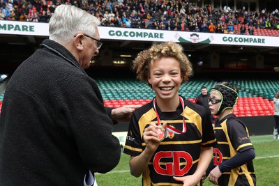 210324 - Newport v Vale of Glamorgan  - Welsh Schools Junior Group U11 DC Thomas Plate Final - Players receive medals 