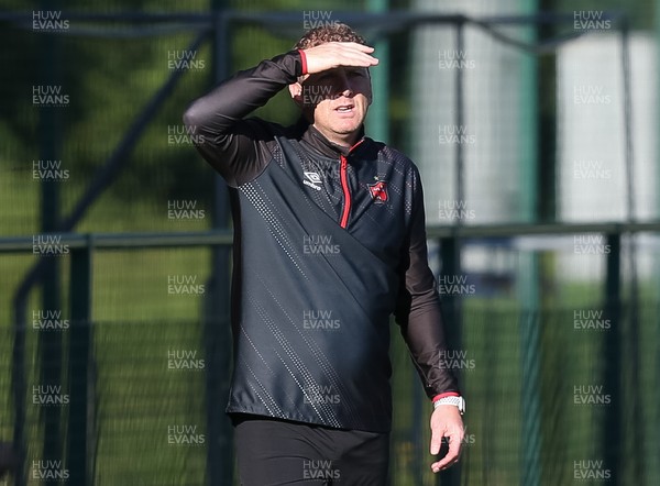 130721 - Newtown v Dundalk, UEFA Europa Conference League first qualifying round, second leg - Dundalk Head Coach Vinny Perth during the match
