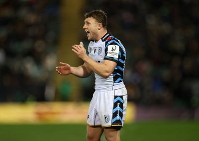 181026 - Northampton Saints v Cardiff Rugby - Investec Champions Cup - Tom Bowen of Cardiff 