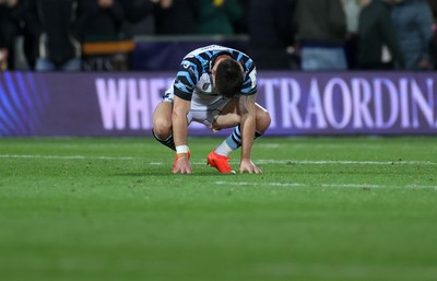 181026 - Northampton Saints v Cardiff Rugby - Investec Champions Cup - Dejected Josh Adams of Cardiff at full time