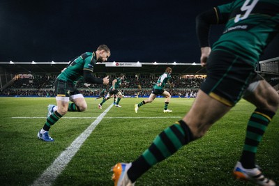 181026 - Northampton Saints v Cardiff Rugby - Investec Champions Cup - Saints restart the game