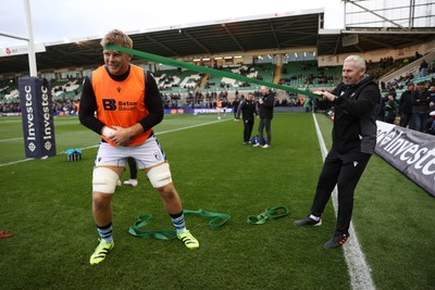 181026 - Northampton Saints v Cardiff Rugby - Investec Champions Cup - Josh McNally of Cardiff during the warm up