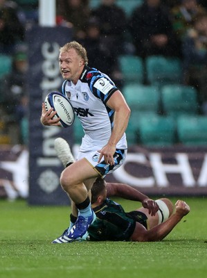 181026 - Northampton Saints v Cardiff Rugby - Investec Champions Cup - Johan Mulder of Cardiff 