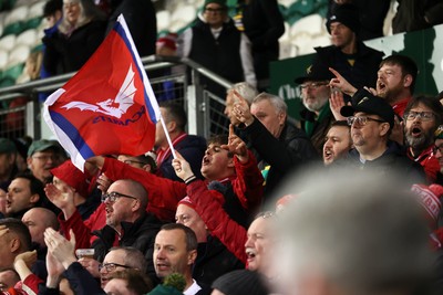 180126 - Northampton Saints v Scarlets - European Rugby Champions Cup - Scarlets thank the fans at full time