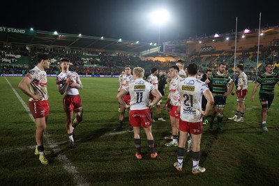 180126 - Northampton Saints v Scarlets - European Rugby Champions Cup - Dejected Scarlets at full time
