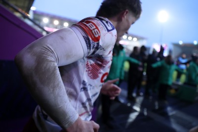 180126 - Northampton Saints v Scarlets - European Rugby Champions Cup - Ellis Mee of Scarlets 