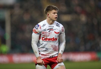 180126 - Northampton Saints v Scarlets - European Rugby Champions Cup - Archie Hughes of Scarlets 