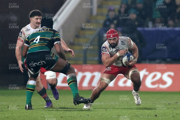 180126 - Northampton Saints v Scarlets - European Rugby Champions Cup - Josh Macleod of Scarlets 