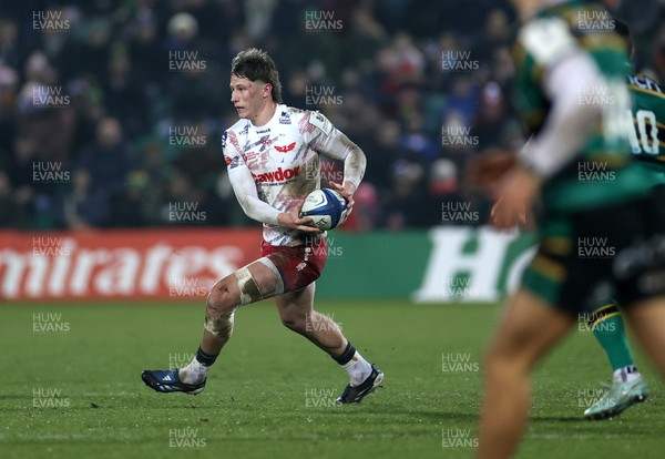 180126 - Northampton Saints v Scarlets - European Rugby Champions Cup - Ellis Mee of Scarlets 