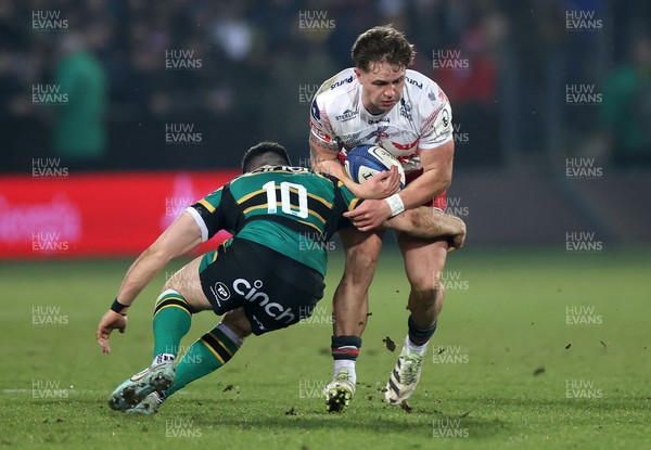 180126 - Northampton Saints v Scarlets - European Rugby Champions Cup - Macs Page of Scarlets is tackled by Anthony Belleau of Northampton 